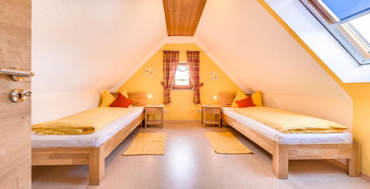Bartlhof-Ferienwohnungen-Zimmer Burglengenfeld Exterior foto
