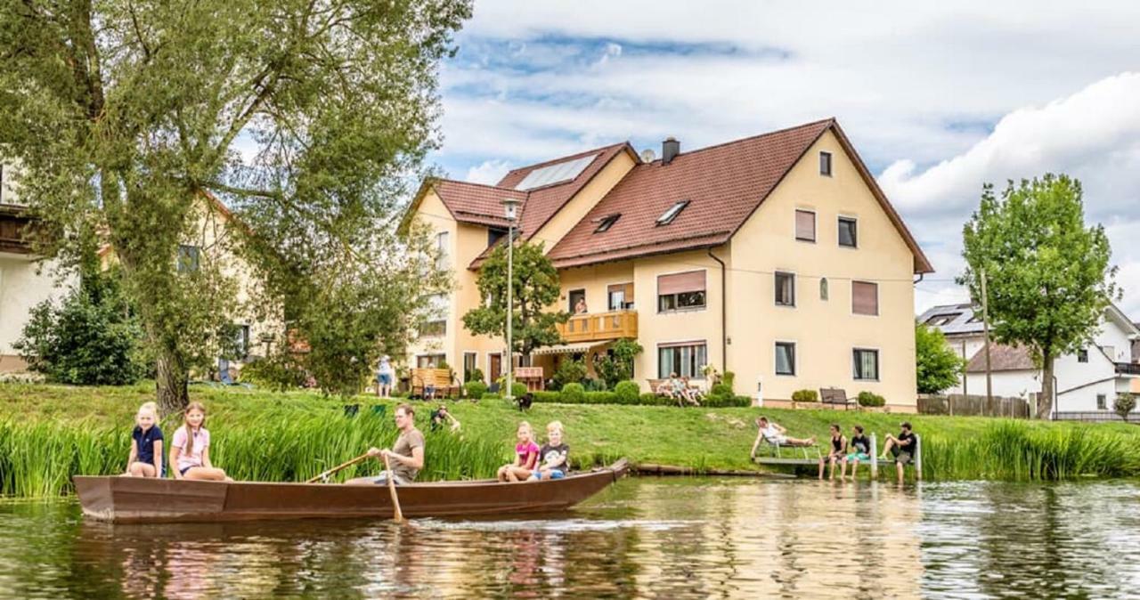 Bartlhof-Ferienwohnungen-Zimmer Burglengenfeld Exterior foto